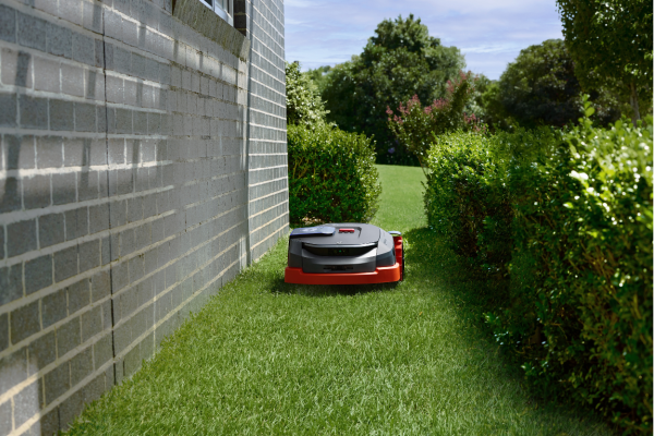Segway Navimow X330E Robotic Mower (3000m2) - Image 6